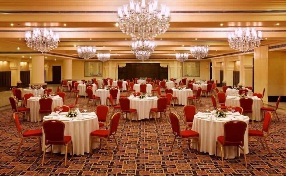 Tuli Imperial Hotel Nagpur Bagian luar foto