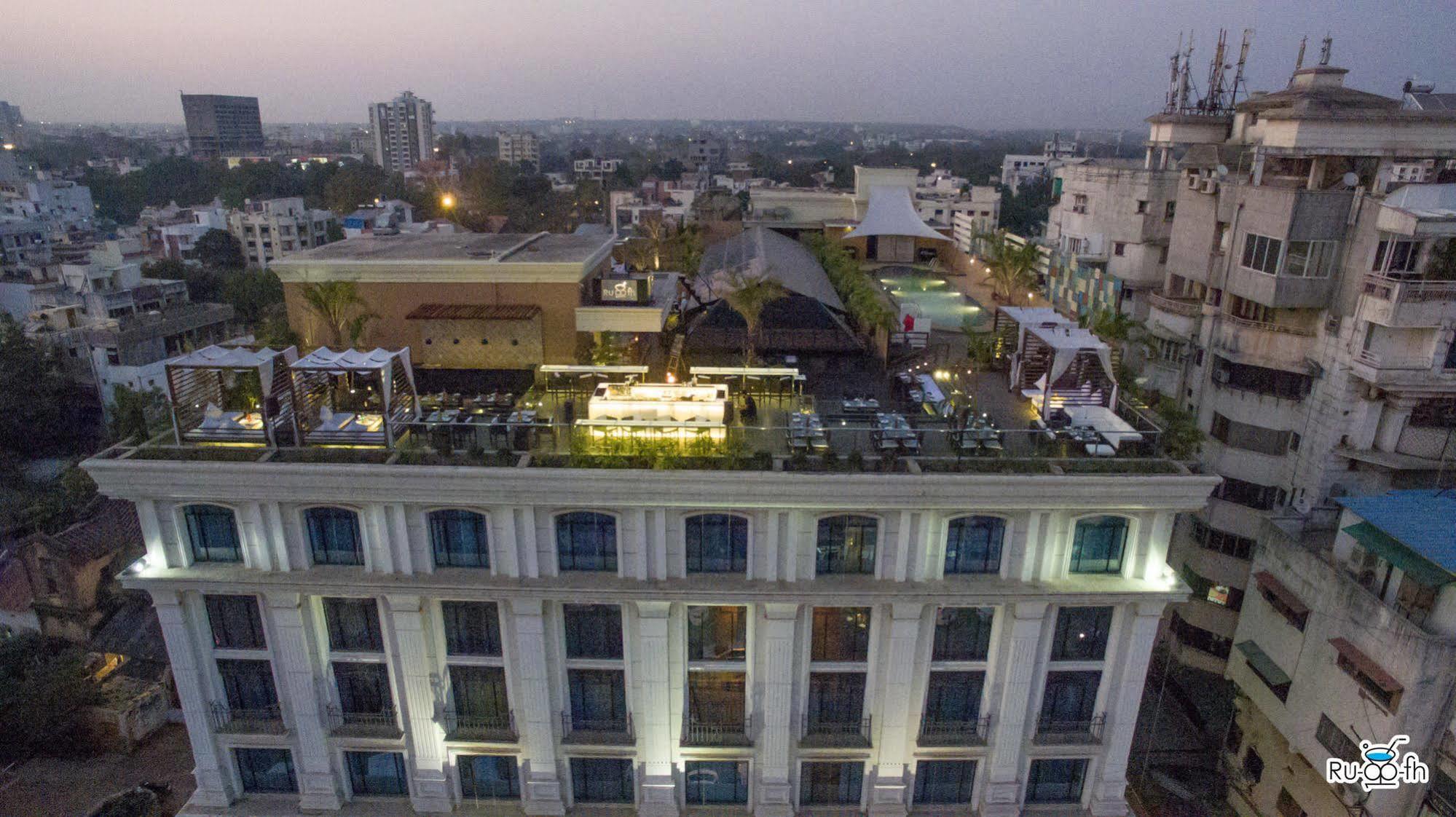 Tuli Imperial Hotel Nagpur Bagian luar foto