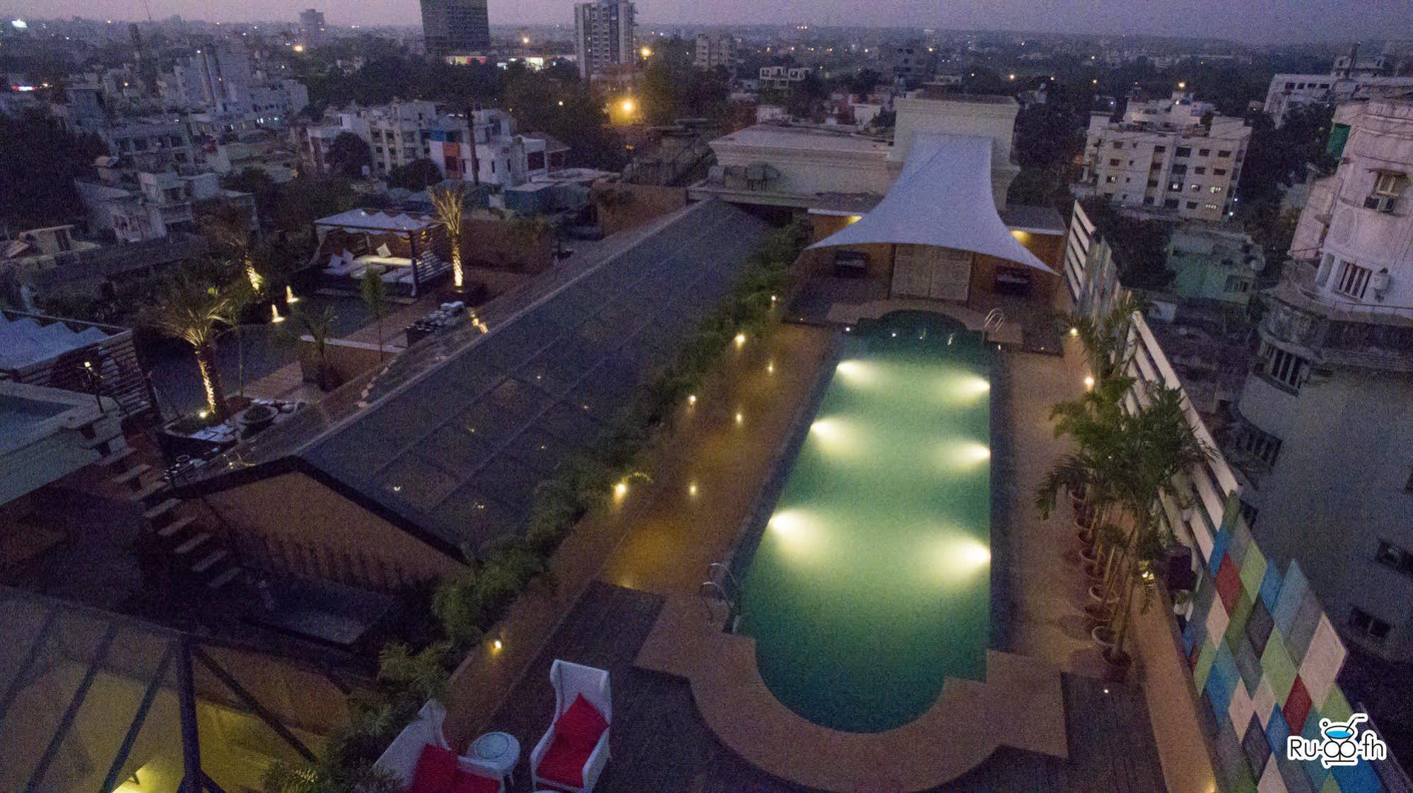 Tuli Imperial Hotel Nagpur Bagian luar foto